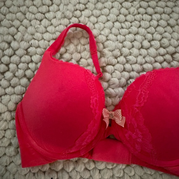 PINK Victoria's Secret Coral and Red Lace Bras - Picture 6 of 10